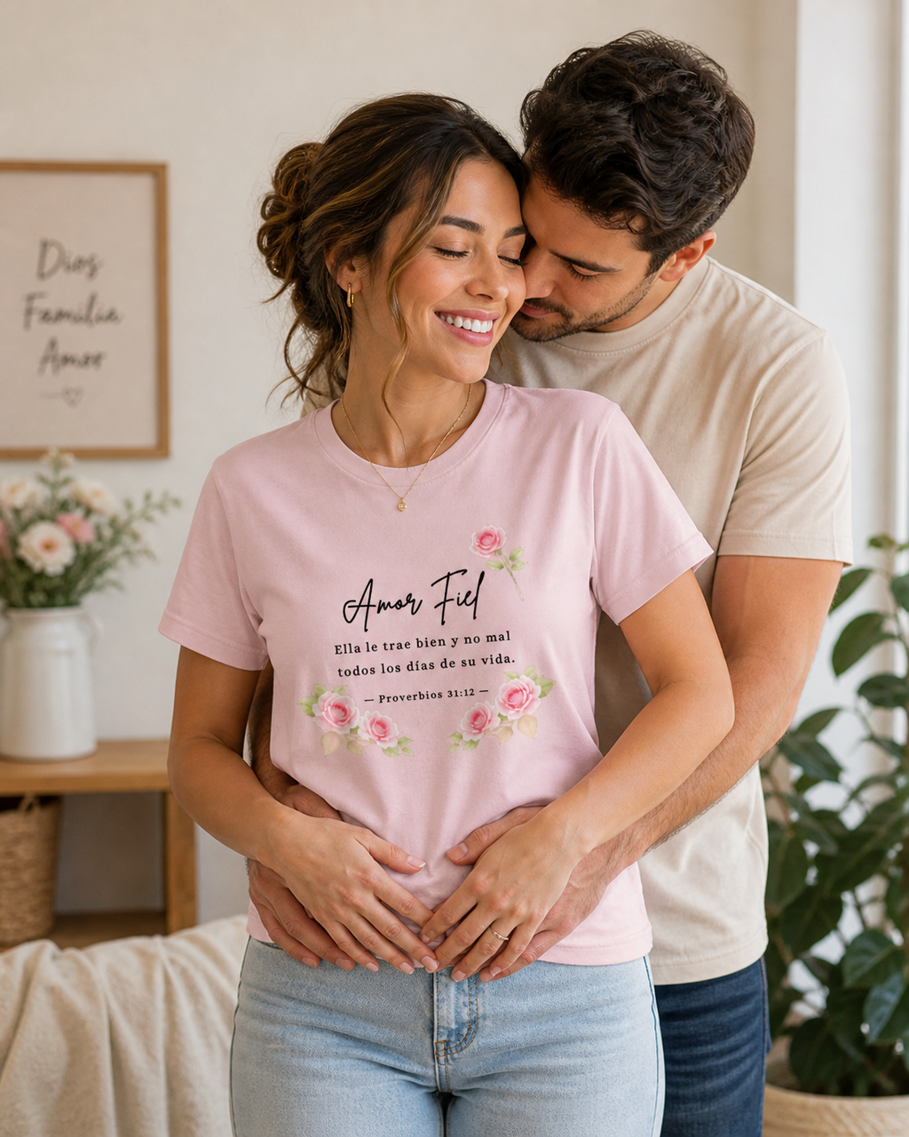 Camiseta Cristiana “Amor Fiel” – Proverbios 31:12 | T-Shirt Mujer Inspiracional, Diseño Floral Elegante