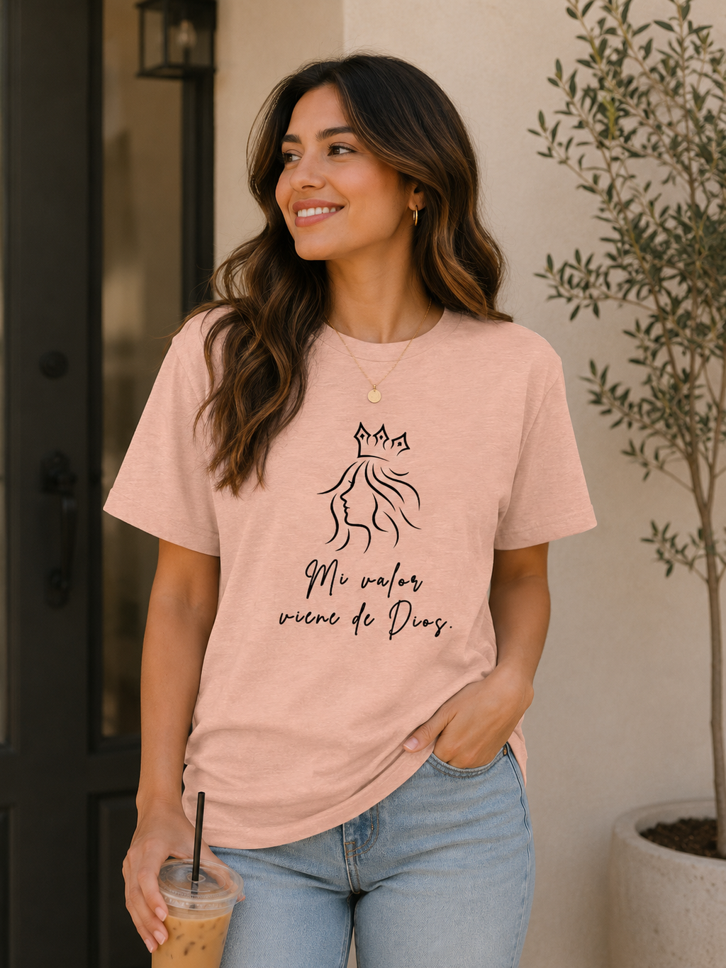 Camiseta Cristiana “Mi Valor Viene de Dios” – Unisex Color Rosa Suave